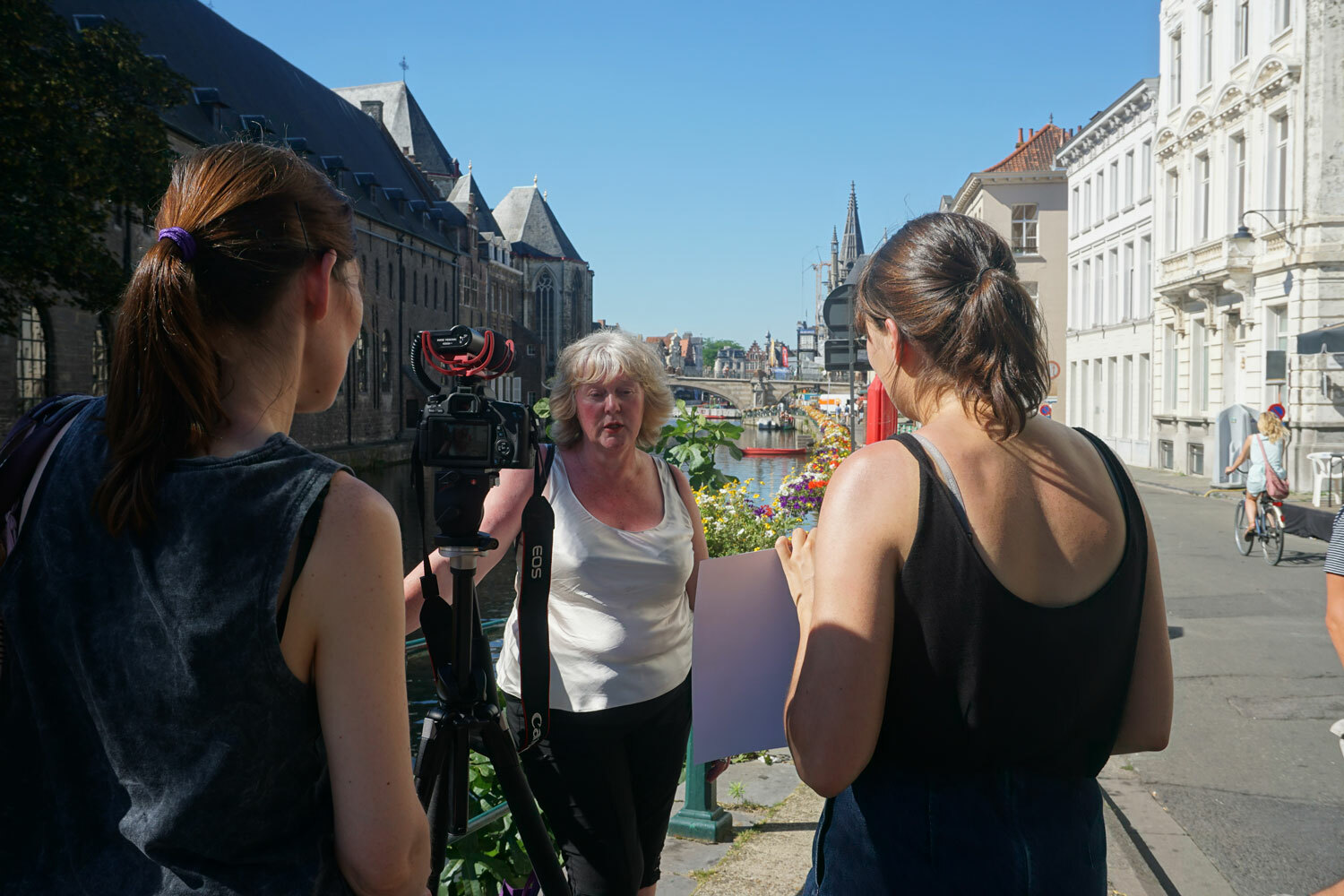 Qualitative research streetinterview for the department of work and social economy
